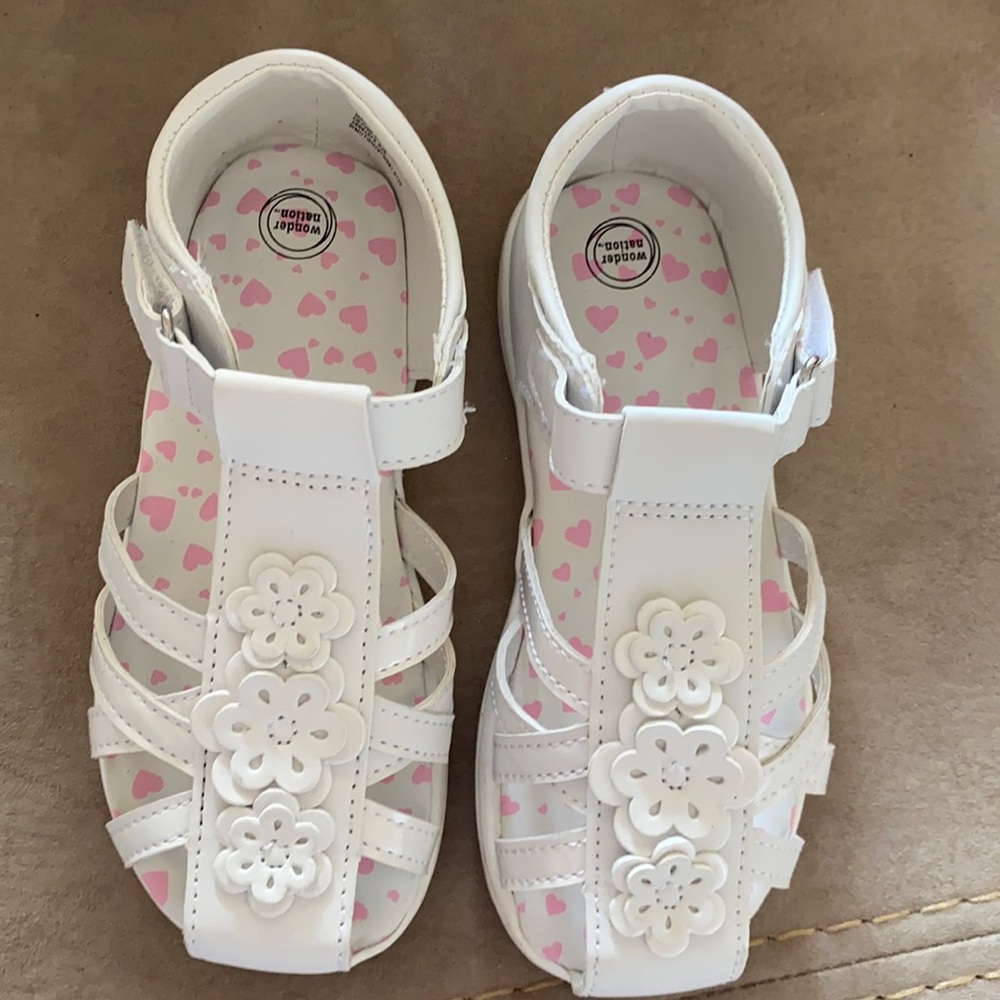 Girls sandals white